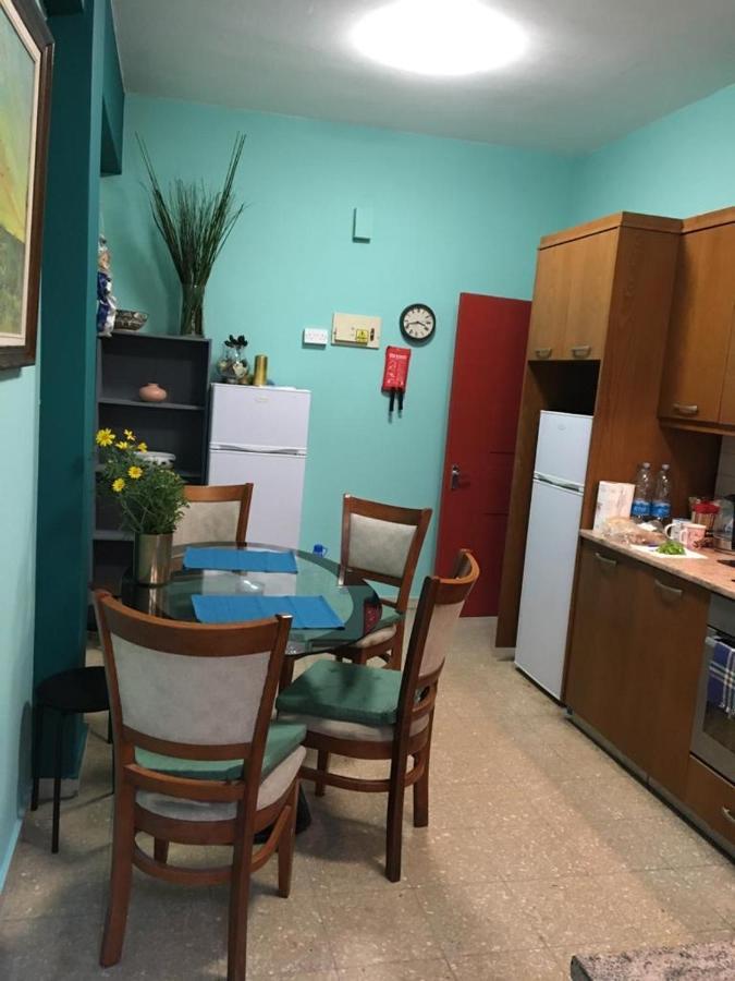 Noer Hostel Ларнака Екстериор снимка